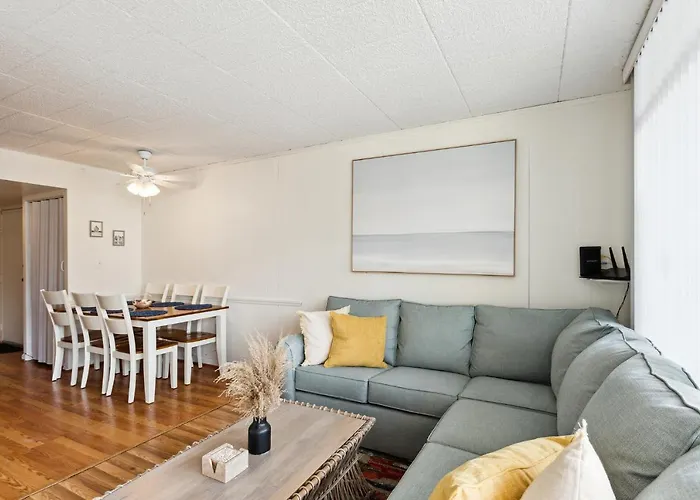 Fun & Comfy Beachside Getaway ~ King Bed ~ Balcony Apartamento *