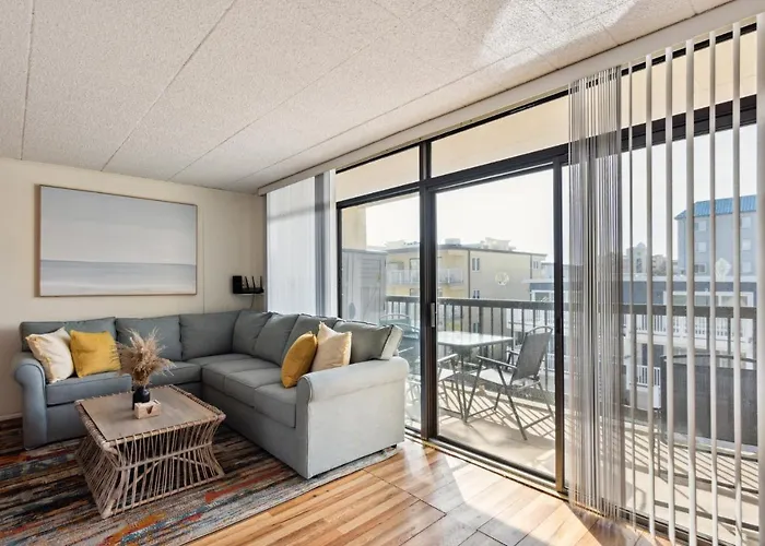Apartamento Fun & Comfy Beachside Getaway ~ King Bed ~ Balcony Ocean City